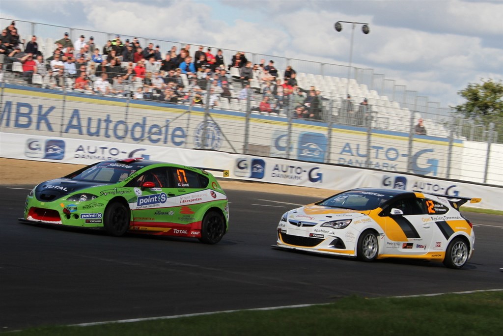 To af topkandidaterne til titlen i 2016 er Kim Lund Johansen i Seat Leon, og Lasse M. Sørensen i Opel Astra
(Foto: Keld Dohm)